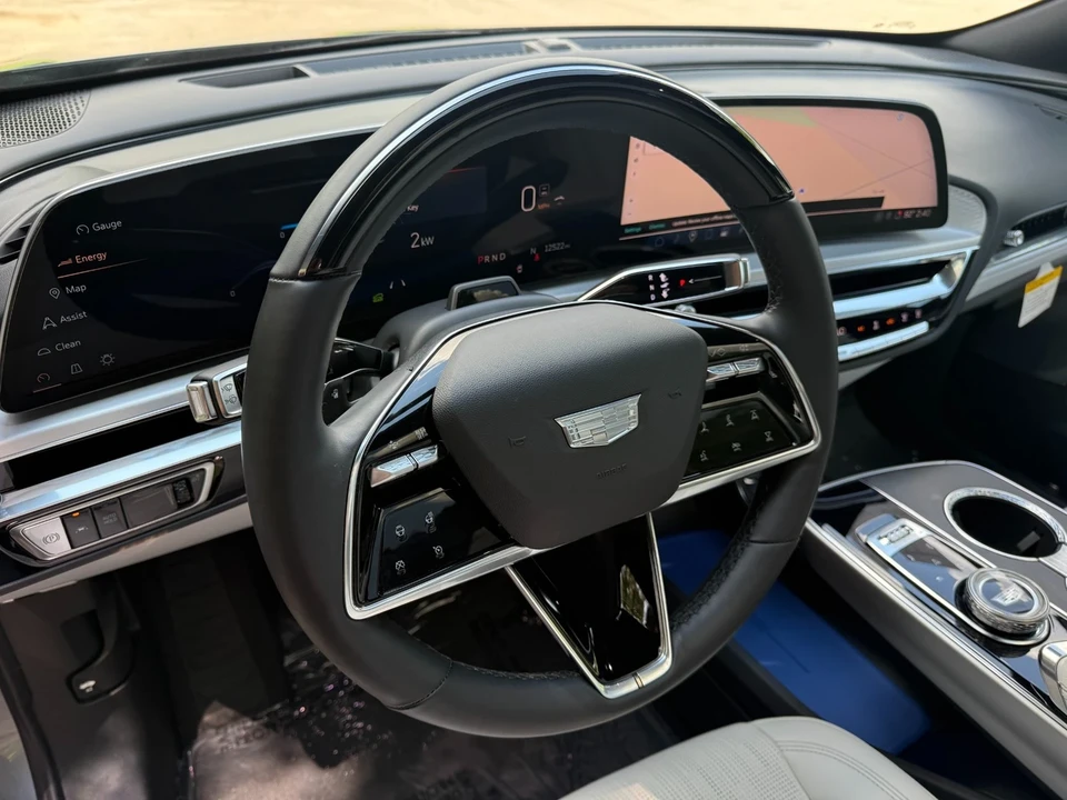 2024 Cadillac Lyriq - Image 11 of 12
