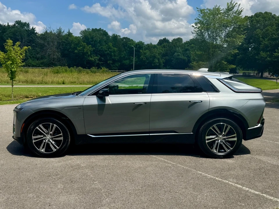 2024 Cadillac Lyriq - Image 8 of 12