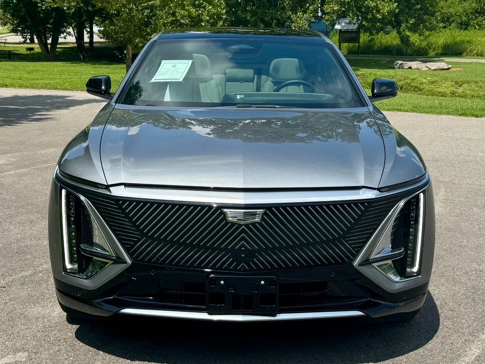 2024 Cadillac Lyriq - Image 6 of 12