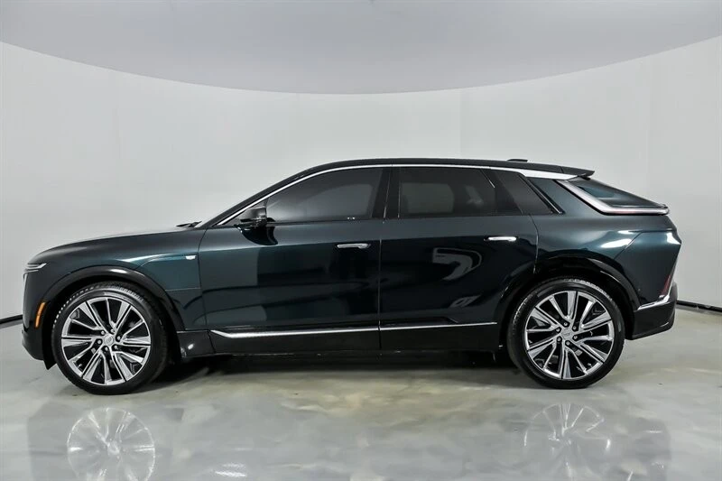 2024 Cadillac Lyriq - Image 8 of 21