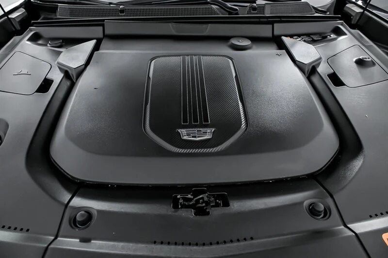 2024 Cadillac Lyriq - Image 17 of 21
