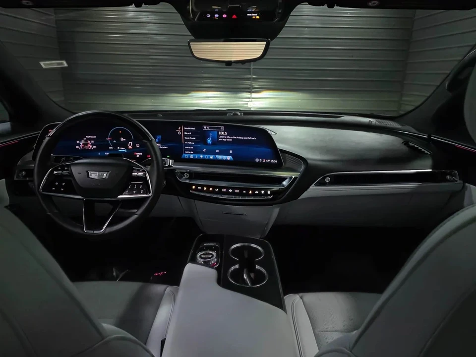 2024 Cadillac Lyriq - Image 11 of 21