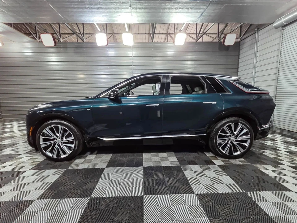 2024 Cadillac Lyriq - Image 8 of 21