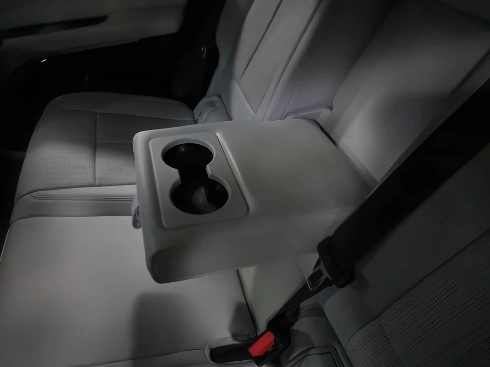 2024 Cadillac Lyriq - Image 19 of 21