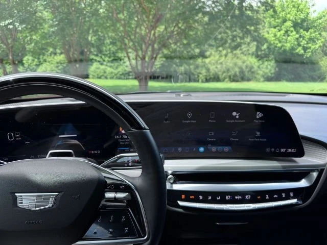 2024 Cadillac Lyriq - Image 13 of 19