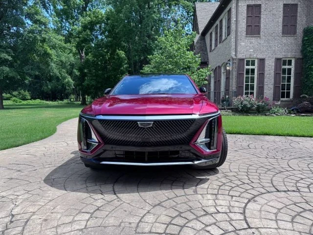 2024 Cadillac Lyriq - Image 8 of 19