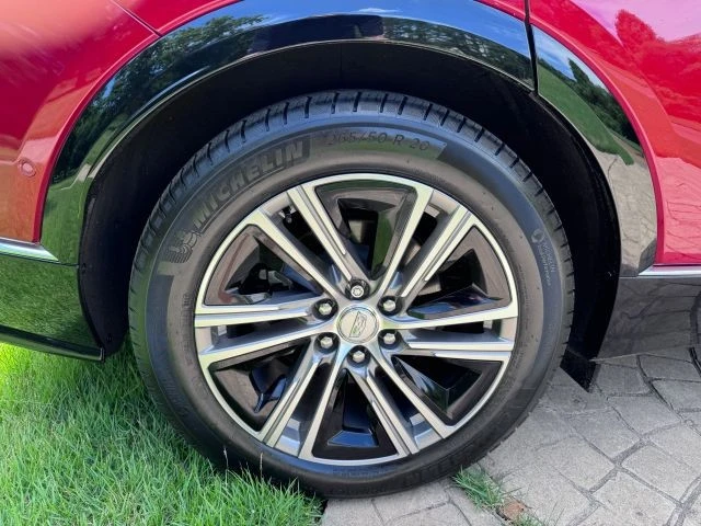 2024 Cadillac Lyriq - Image 11 of 19