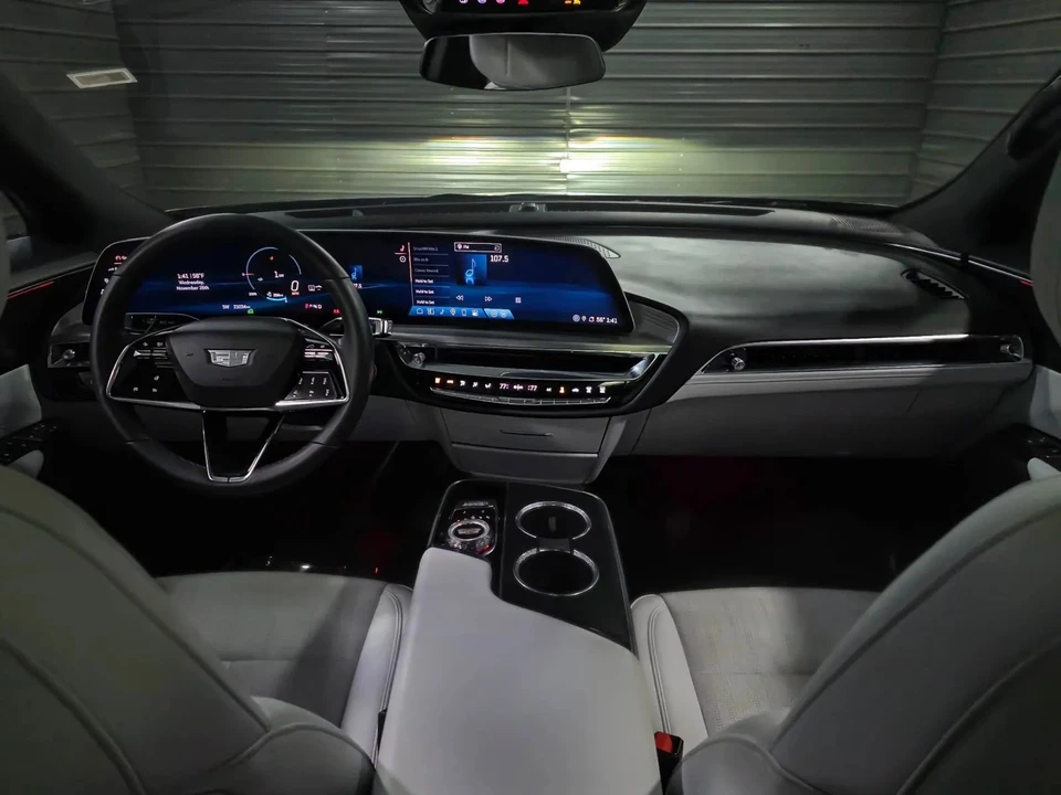 2024 Cadillac Lyriq - Image 11 of 21