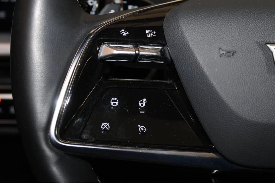 2024 Cadillac Lyriq - Image 15 of 19