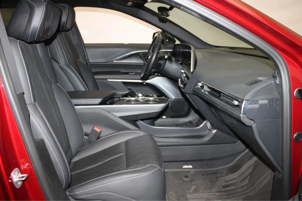 2024 Cadillac Lyriq - Image 5 of 19