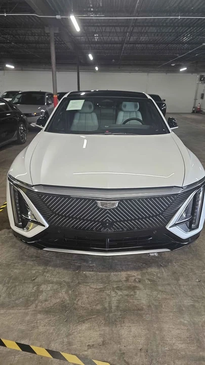 2024 Cadillac Lyriq - Image 2 of 3