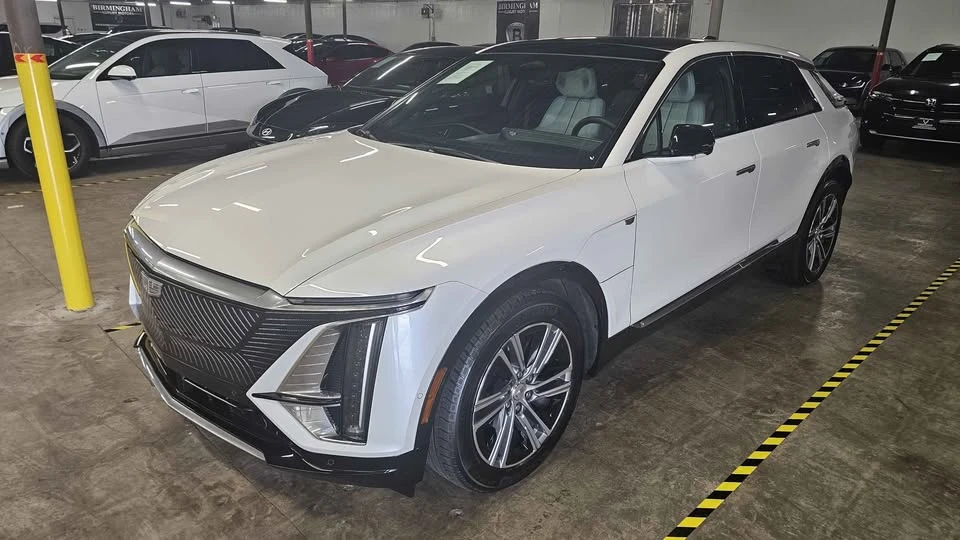 2024 Cadillac Lyriq - Image 3 of 3
