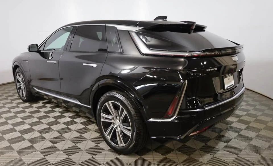 2024 Cadillac Lyriq - Image 4 of 16