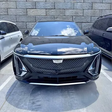 2024 Cadillac LYRIQ Luxury 2