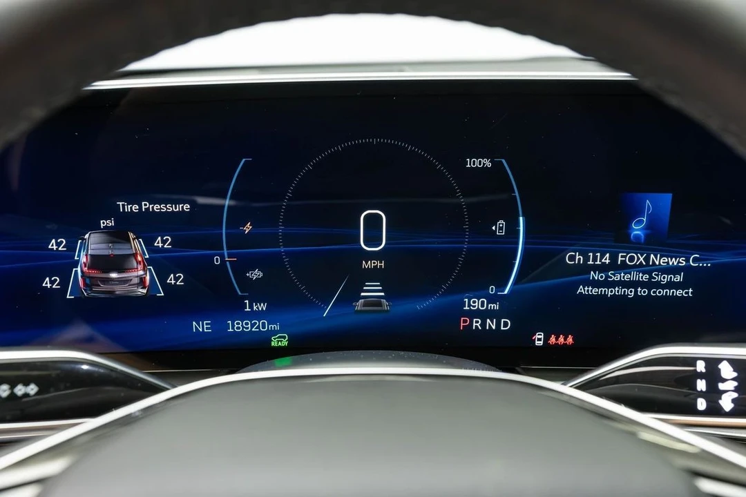 2024 Cadillac Lyriq - Image 27 of 31