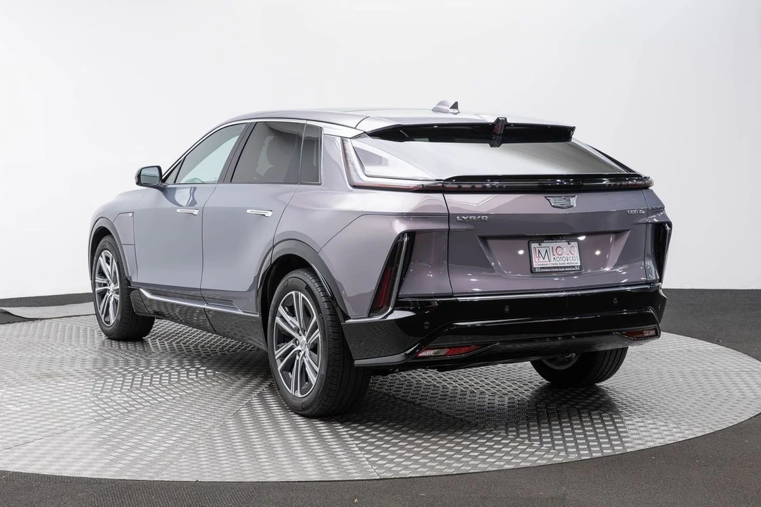 2024 Cadillac Lyriq - Image 7 of 31