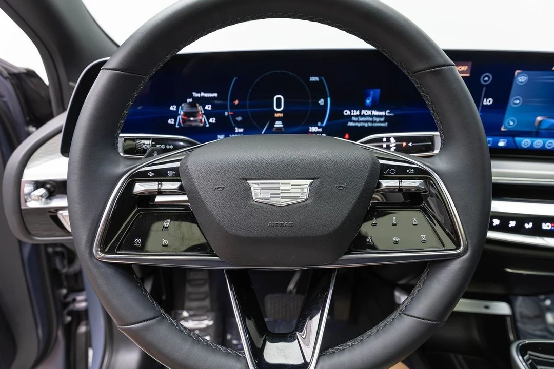 2024 Cadillac Lyriq - Image 21 of 31