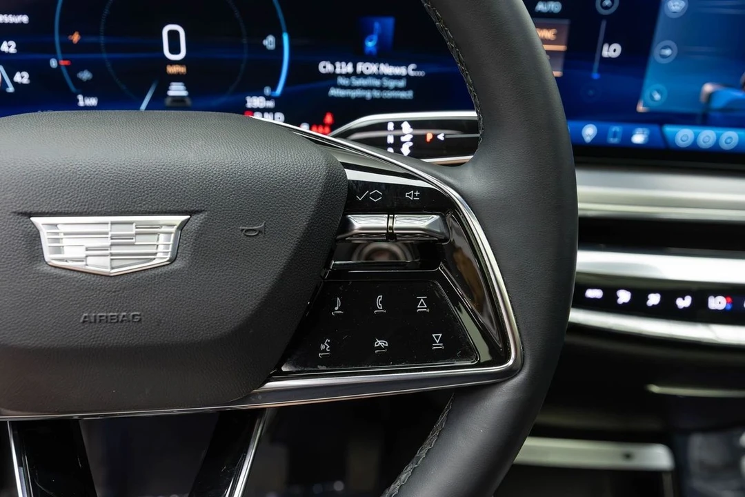 2024 Cadillac Lyriq - Image 26 of 31