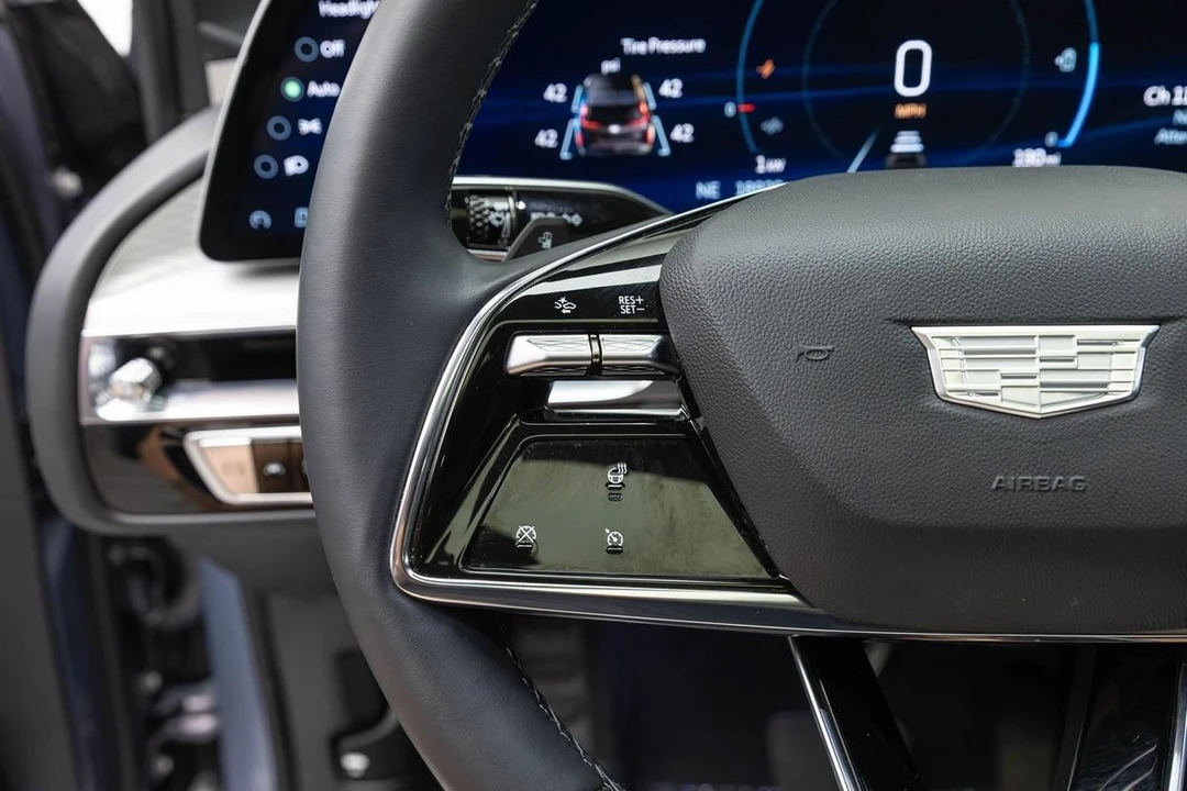 2024 Cadillac Lyriq - Image 25 of 31