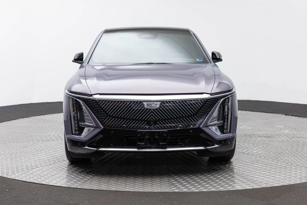 2024 Cadillac Lyriq - Image 3 of 31