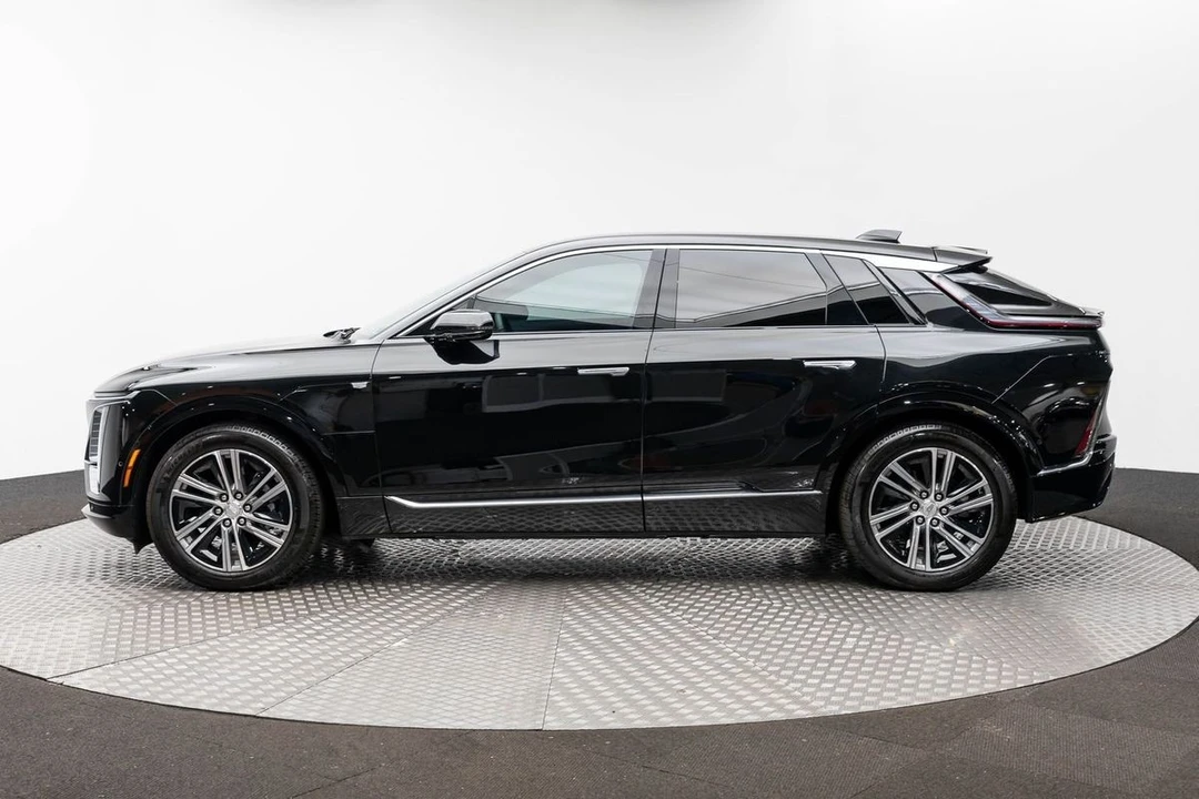 2024 Cadillac Lyriq - Image 8 of 12