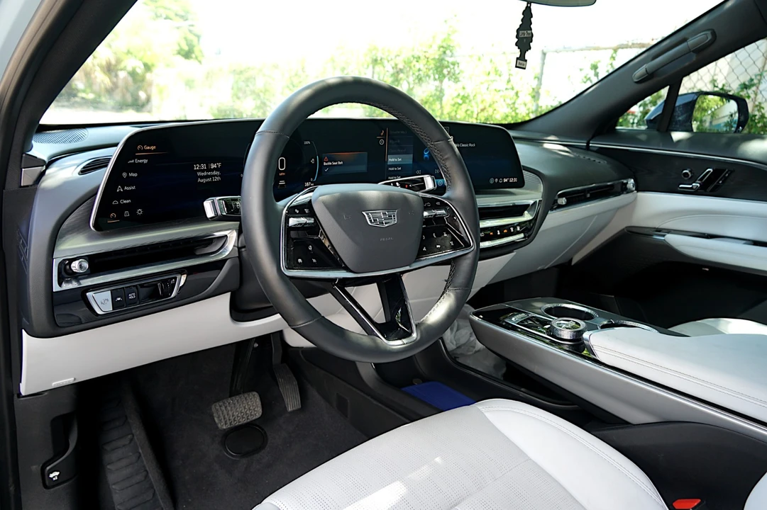 2024 Cadillac Lyriq - Image 21 of 31