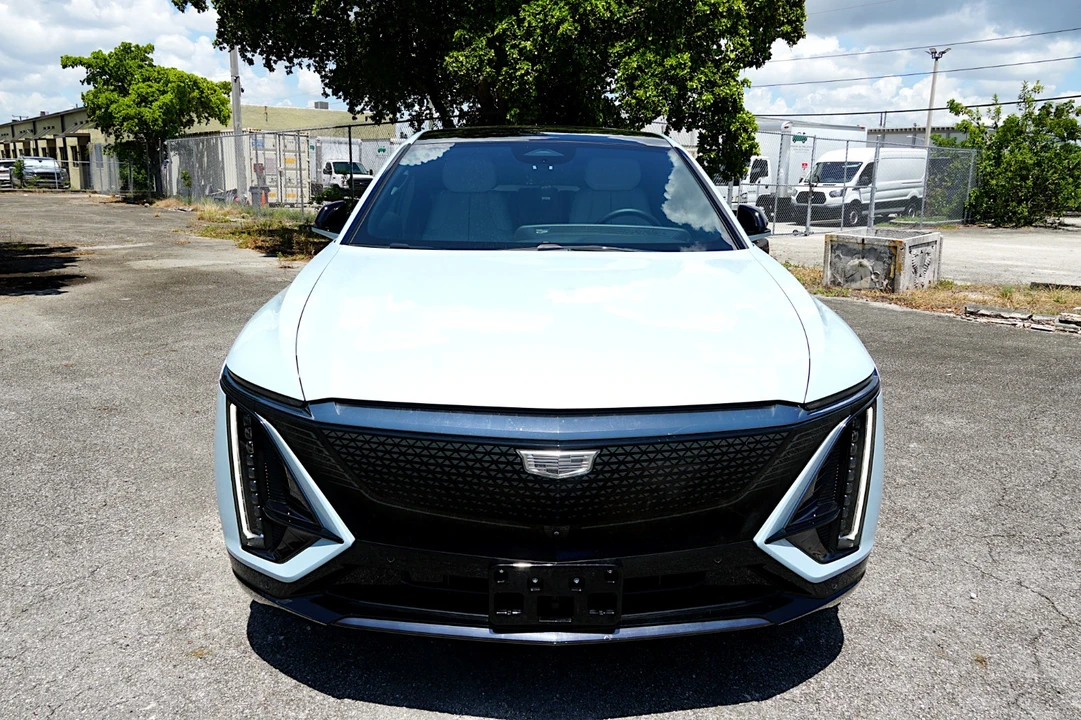 2024 Cadillac Lyriq - Image 14 of 31