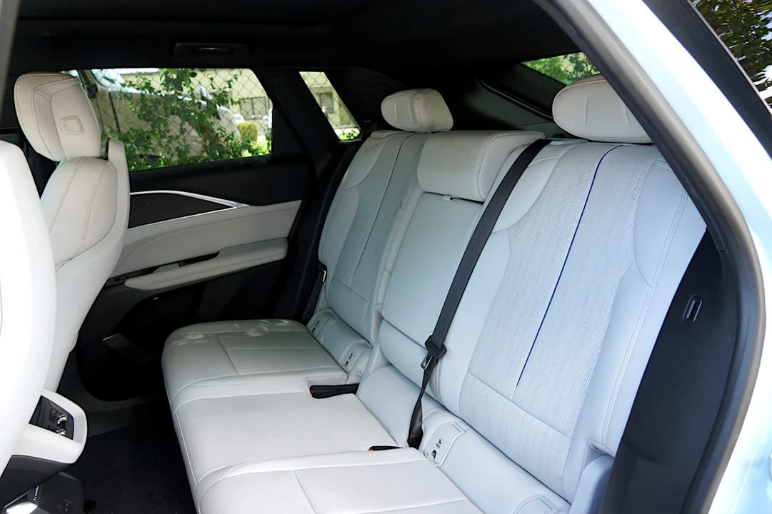 2024 Cadillac Lyriq - Image 23 of 31