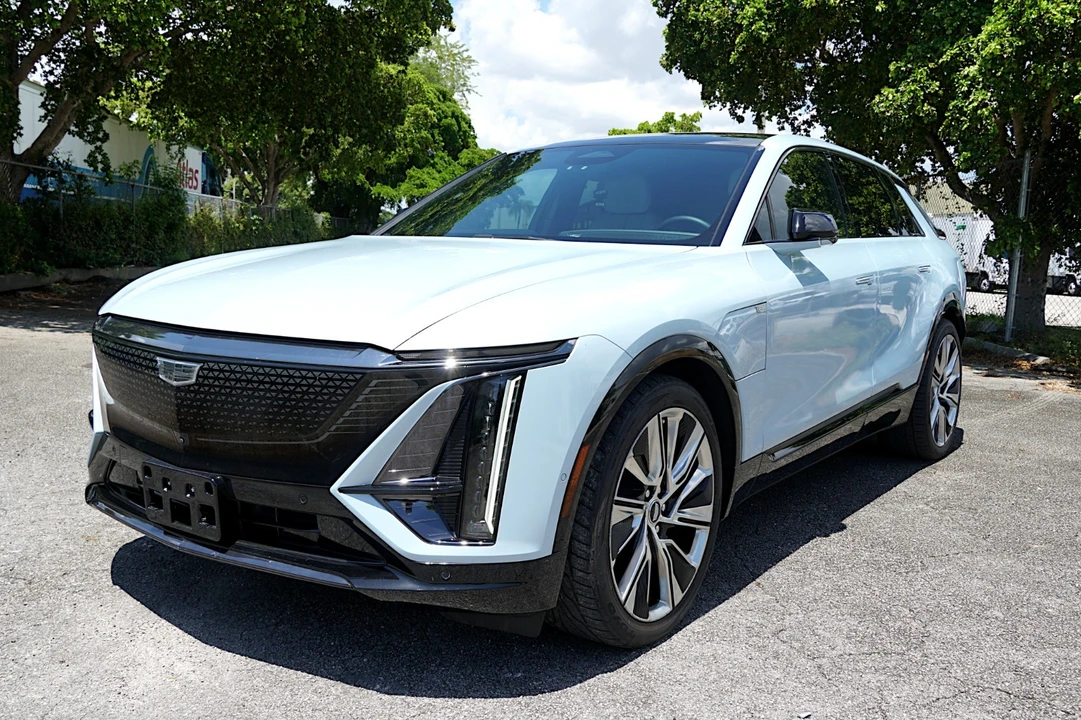 2024 Cadillac Lyriq - Image 12 of 31