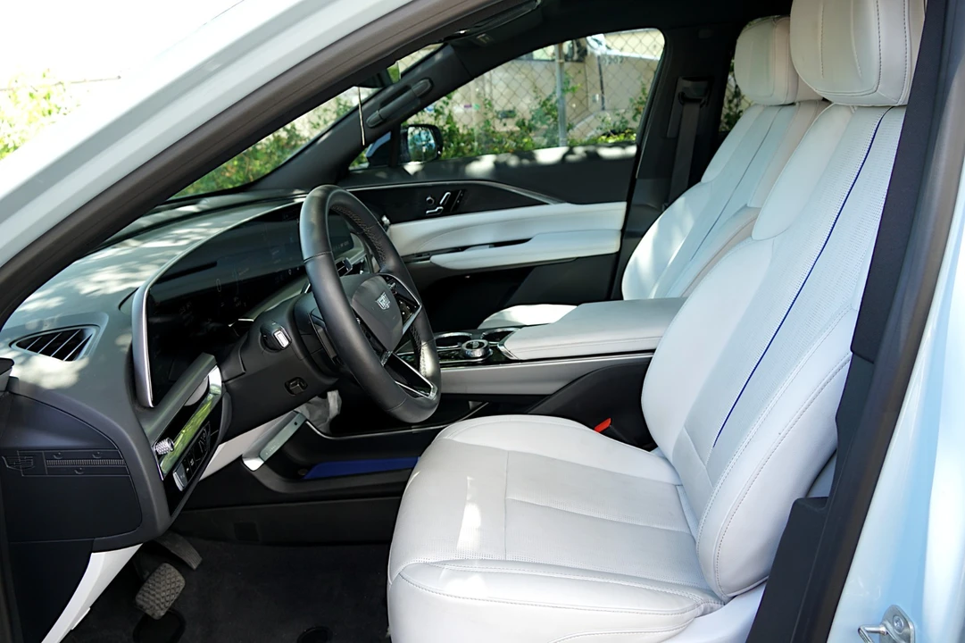 2024 Cadillac Lyriq - Image 19 of 31