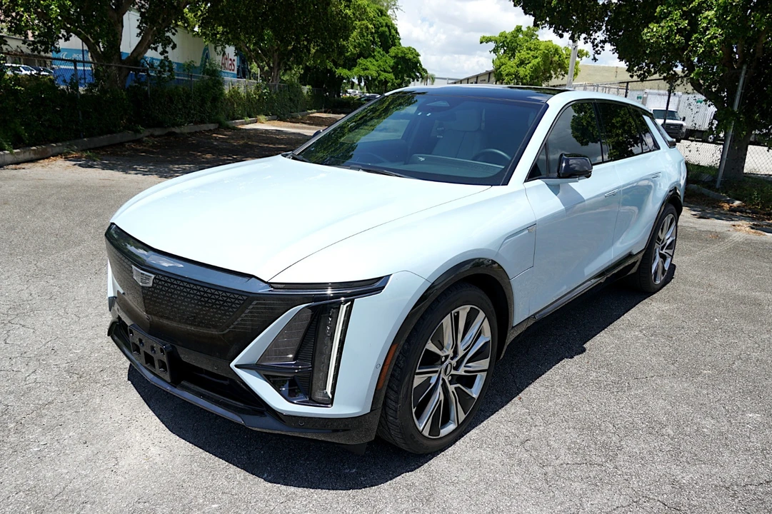 2024 Cadillac Lyriq - Image 13 of 31