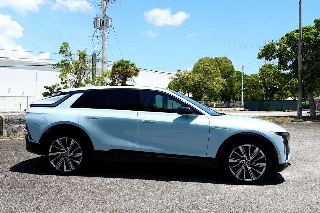 2024 Cadillac Lyriq - Image 5 of 31