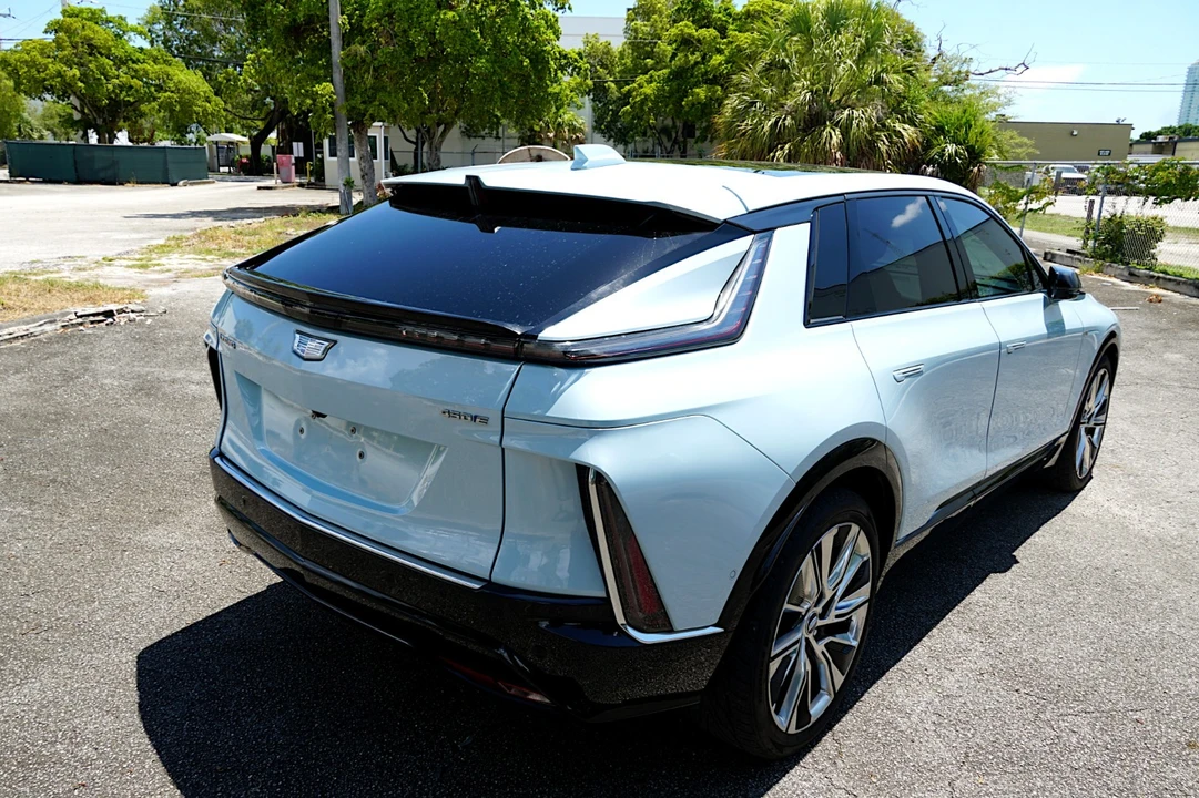2024 Cadillac Lyriq - Image 16 of 31