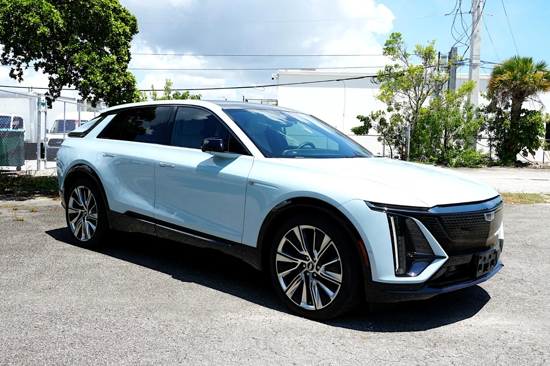 2024 Cadillac Lyriq - Image 4 of 31