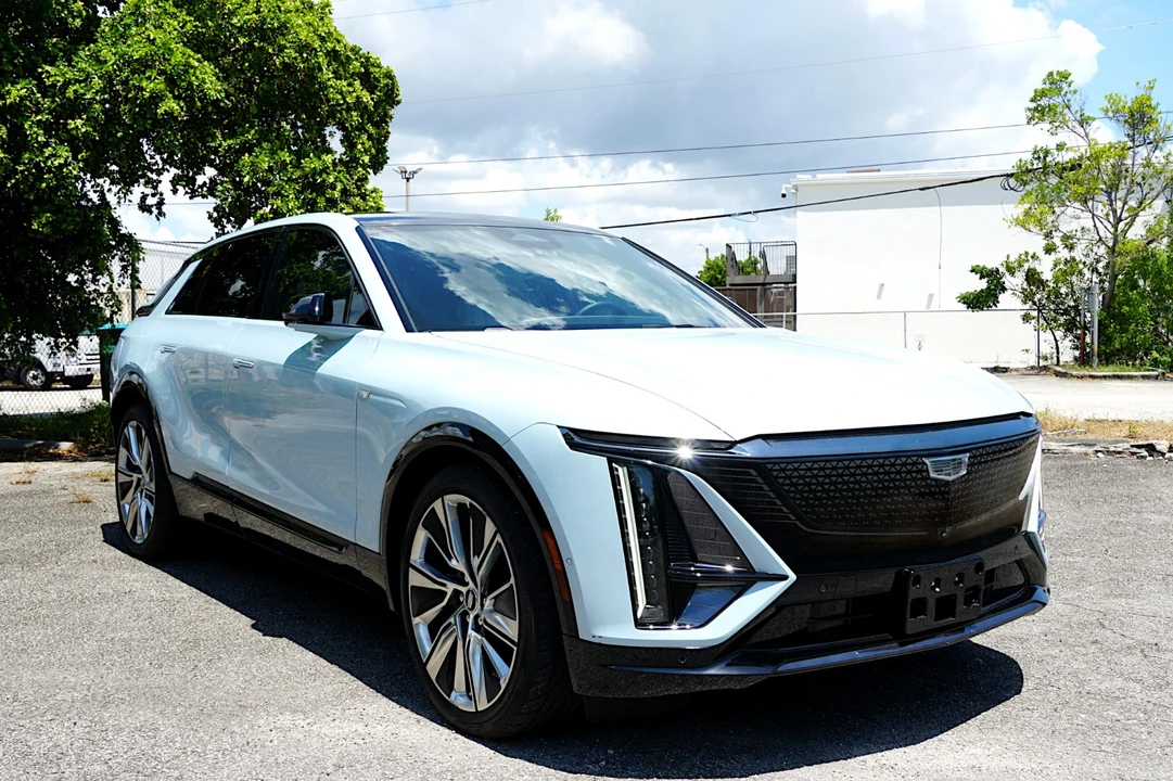 2024 Cadillac Lyriq - Image 3 of 31