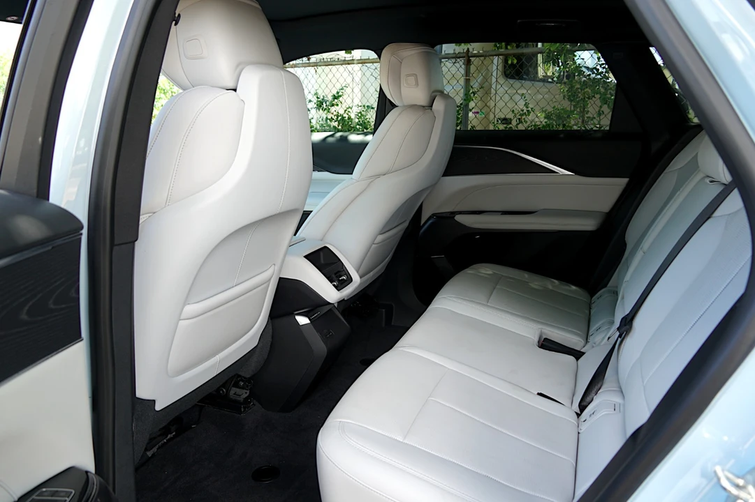 2024 Cadillac Lyriq - Image 22 of 31
