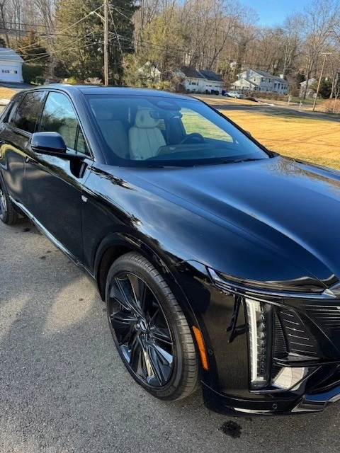 2024 Cadillac Lyriq - Image 11 of 21