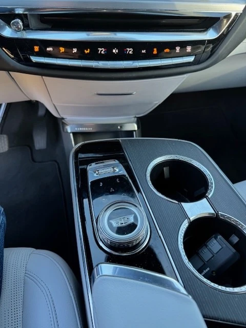 2024 Cadillac Lyriq - Image 19 of 21