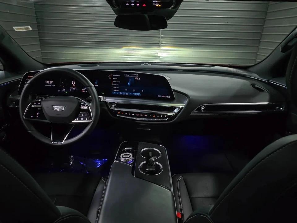 2024 Cadillac Lyriq - Image 11 of 12