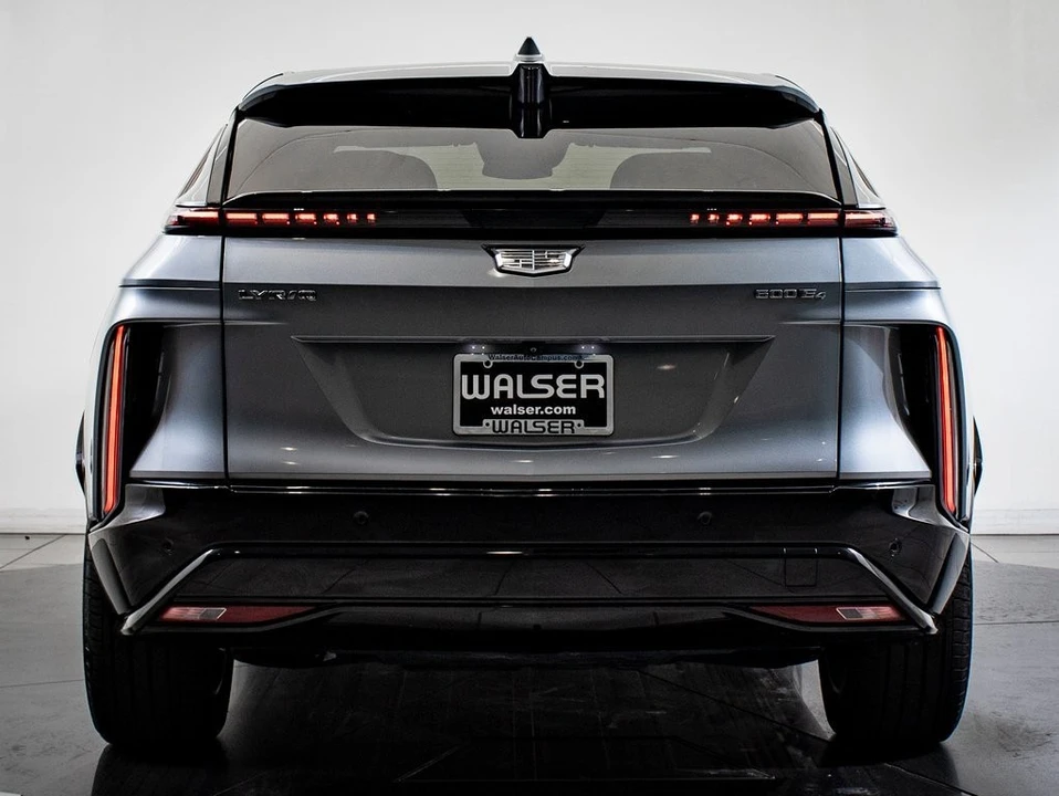 2024 Cadillac Lyriq - Image 10 of 21