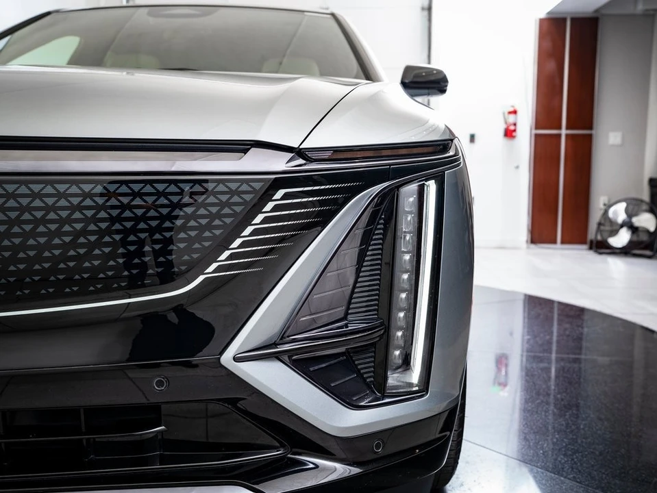 2024 Cadillac Lyriq - Image 15 of 21
