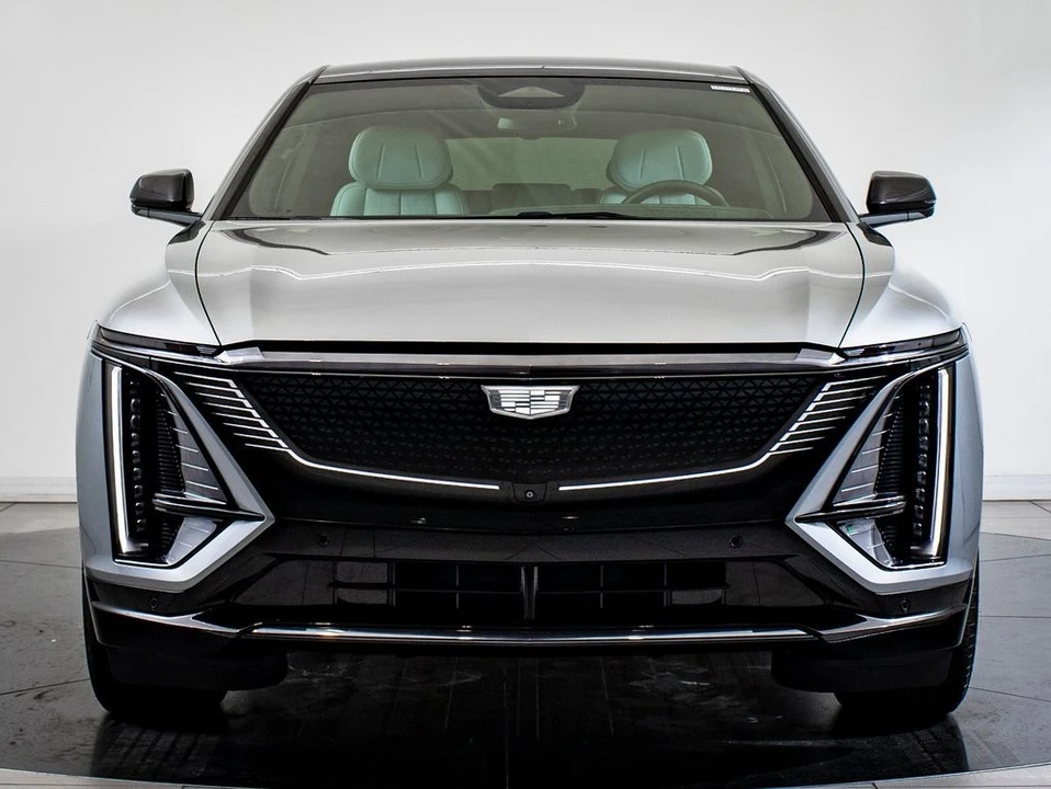2024 Cadillac Lyriq - Image 2 of 21