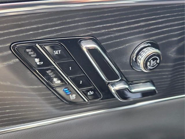 2024 Cadillac Lyriq - Image 16 of 31