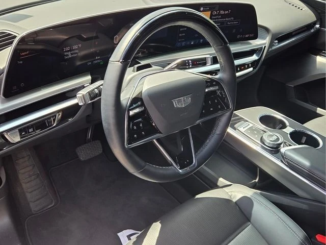 2024 Cadillac Lyriq - Image 14 of 31