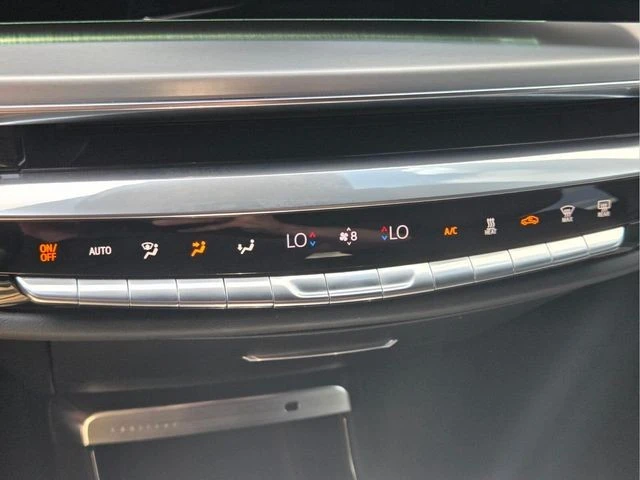 2024 Cadillac Lyriq - Image 28 of 31