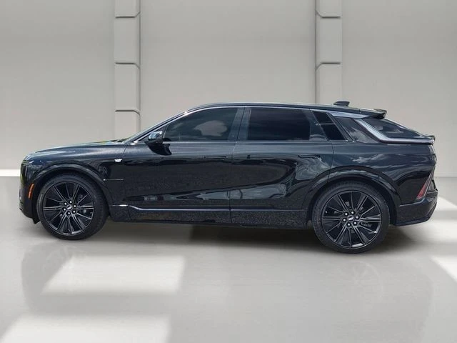 2024 Cadillac Lyriq - Image 2 of 31
