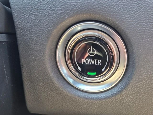2024 Cadillac Lyriq - Image 30 of 31