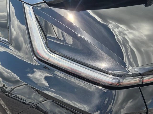 2024 Cadillac Lyriq - Image 11 of 31