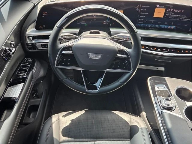 2024 Cadillac Lyriq - Image 18 of 31