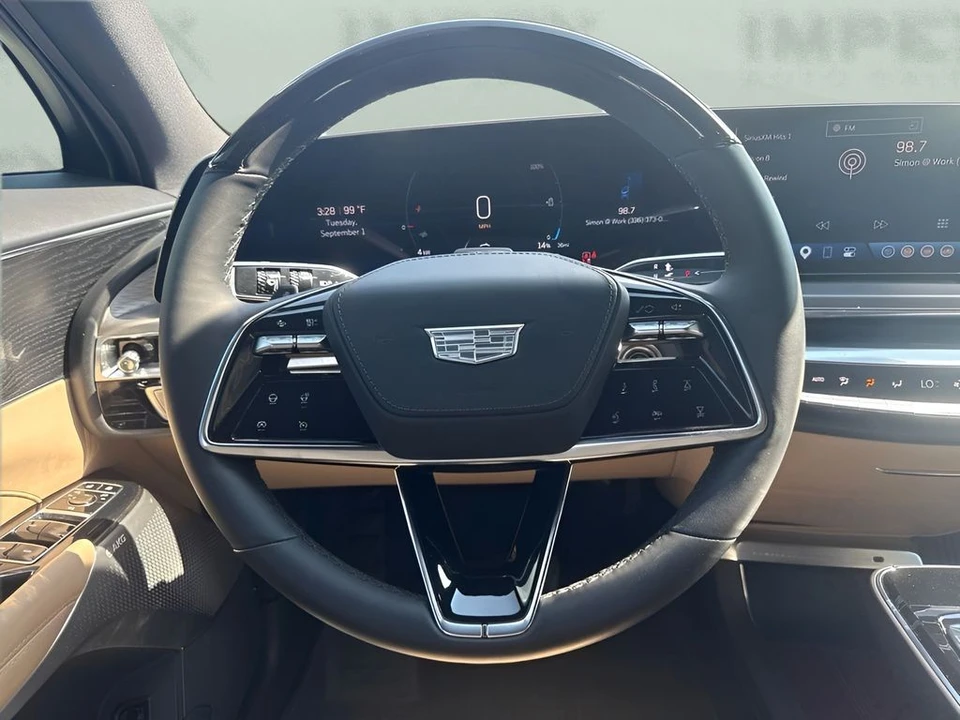 2024 Cadillac Lyriq - Image 13 of 29